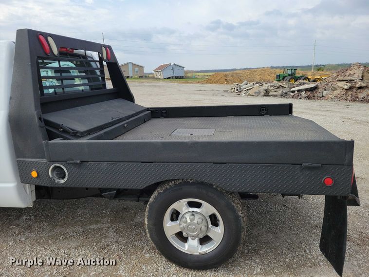 image for item DZ7024 2006 Dodge Ram 2500 flatbed pickup truck