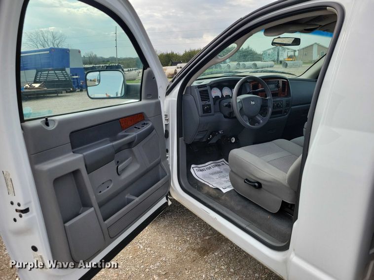 image for item DZ7024 2006 Dodge Ram 2500 flatbed pickup truck