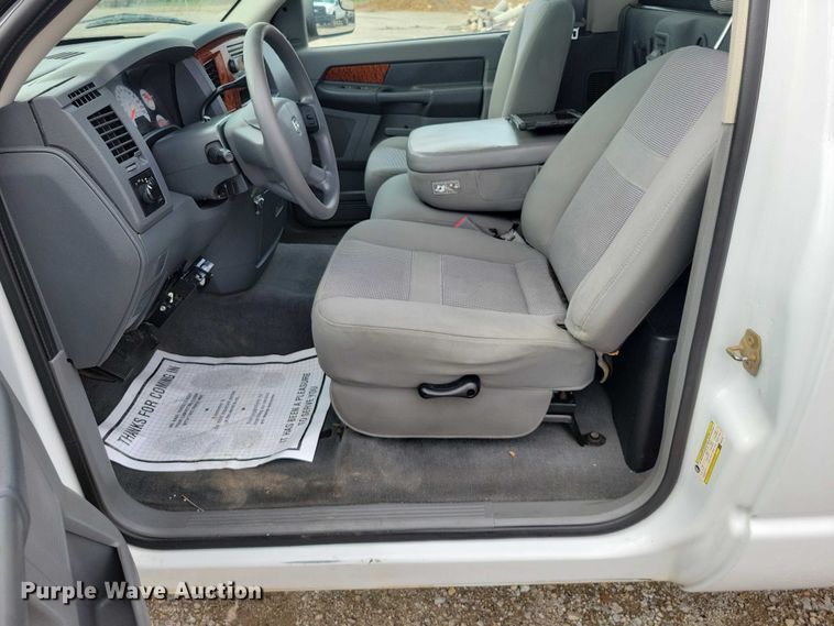 image for item DZ7024 2006 Dodge Ram 2500 flatbed pickup truck