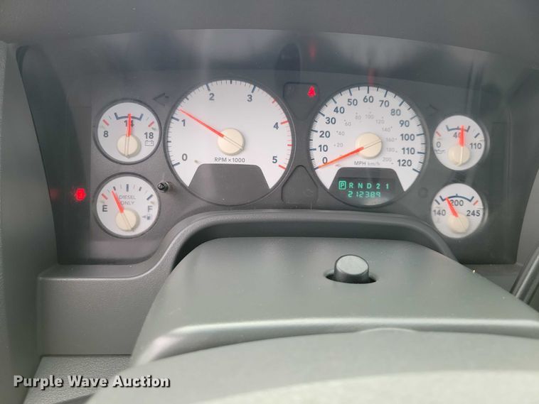 image for item DZ7024 2006 Dodge Ram 2500 flatbed pickup truck