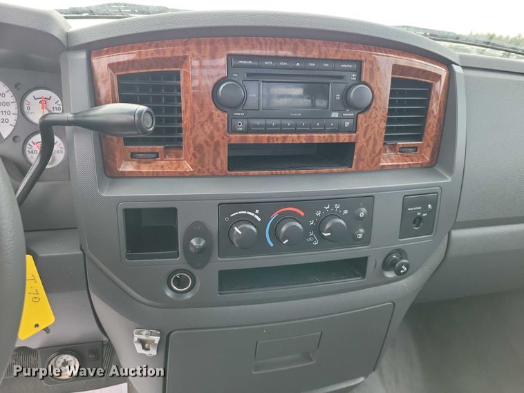 image for item DZ7024 2006 Dodge Ram 2500 flatbed pickup truck