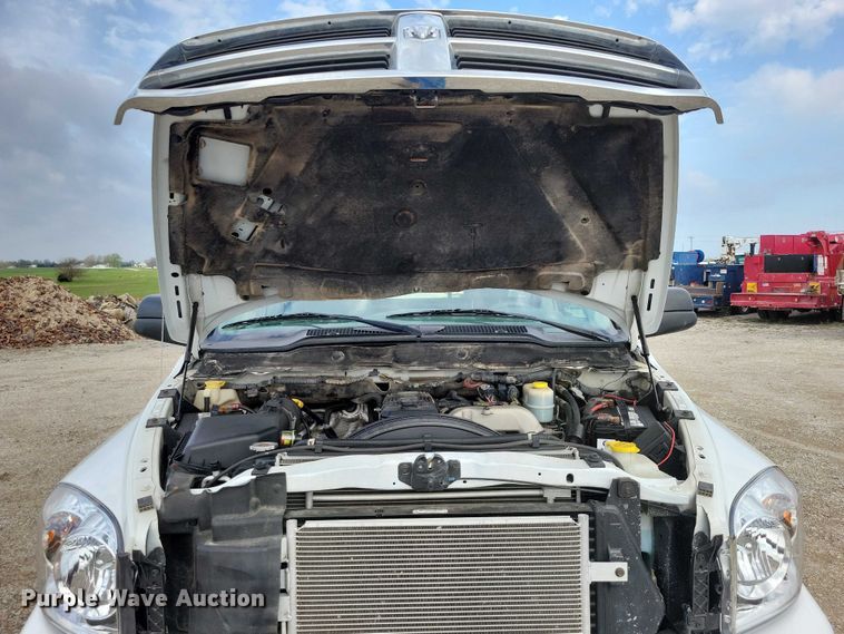 image for item DZ7024 2006 Dodge Ram 2500 flatbed pickup truck