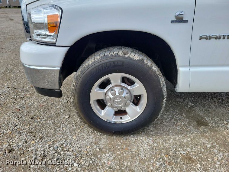 image for item DZ7024 2006 Dodge Ram 2500 flatbed pickup truck