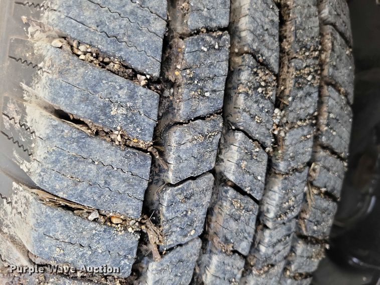 image for item DZ7024 2006 Dodge Ram 2500 flatbed pickup truck