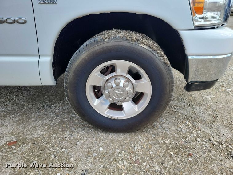 image for item DZ7024 2006 Dodge Ram 2500 flatbed pickup truck