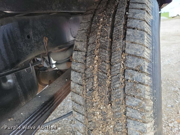 image for item DZ7024 2006 Dodge Ram 2500 flatbed pickup truck