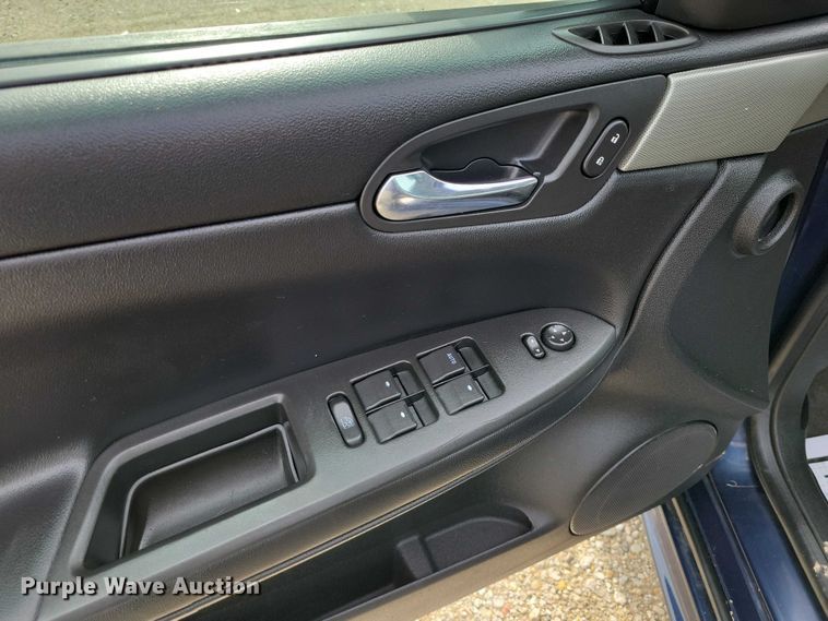 image for item DZ7025 2010 Chevrolet Impala Police Cruiser 