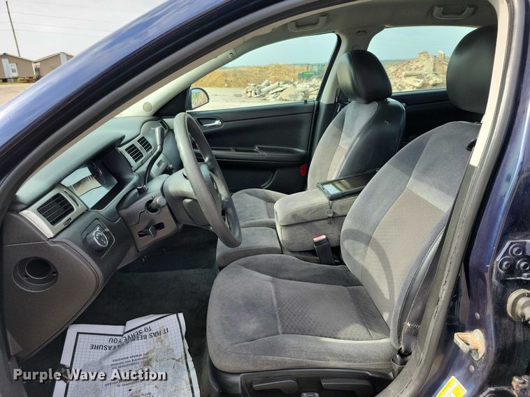 image for item DZ7025 2010 Chevrolet Impala Police Cruiser 