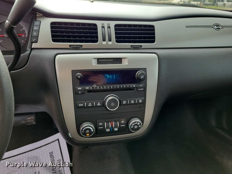 image for item DZ7025 2010 Chevrolet Impala Police Cruiser 