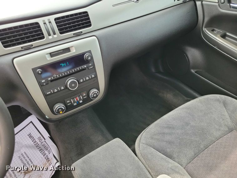 image for item DZ7025 2010 Chevrolet Impala Police Cruiser 