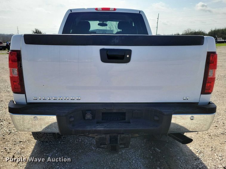 image for item DZ7026 2011 Chevrolet Silverado 2500HD Ext. Cab pickup truck