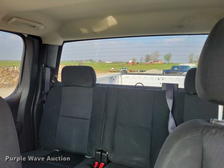 image for item DZ7026 2011 Chevrolet Silverado 2500HD Ext. Cab pickup truck