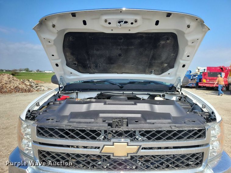 image for item DZ7026 2011 Chevrolet Silverado 2500HD Ext. Cab pickup truck
