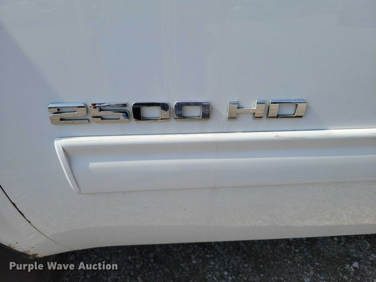 image for item DZ7026 2011 Chevrolet Silverado 2500HD Ext. Cab pickup truck