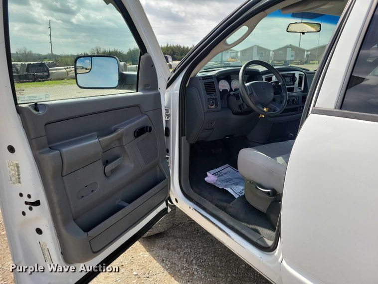 image for item DZ7027 2006 Dodge Ram 2500 Ext. Cab pickup truck