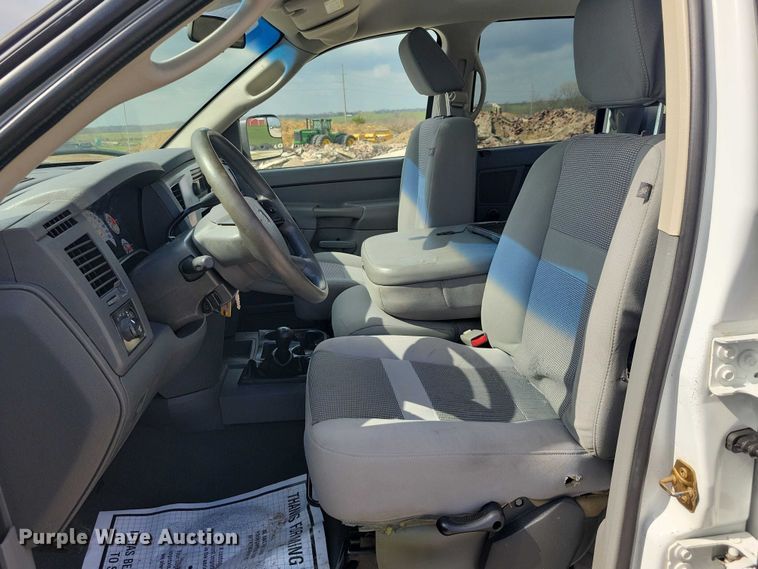 image for item DZ7027 2006 Dodge Ram 2500 Ext. Cab pickup truck