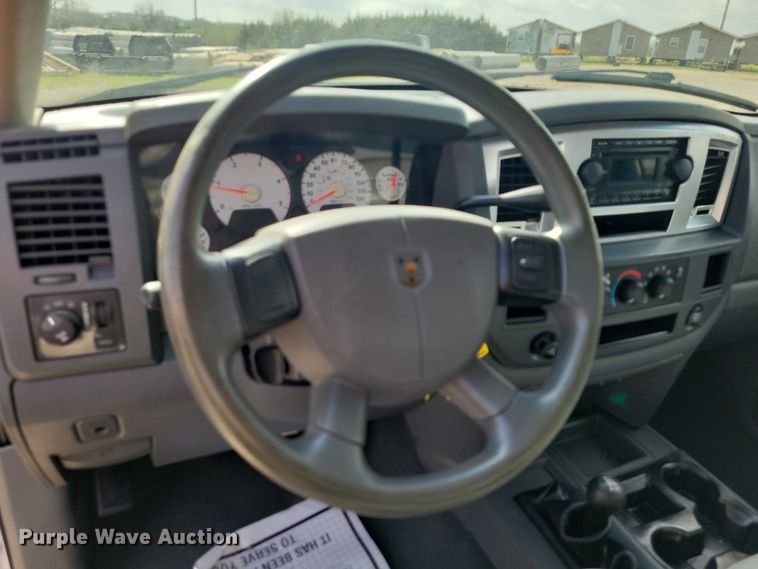 image for item DZ7027 2006 Dodge Ram 2500 Ext. Cab pickup truck