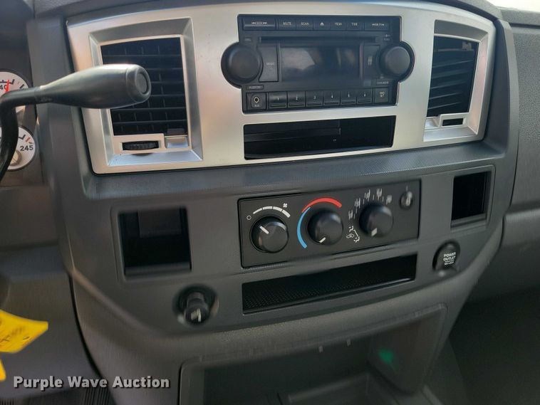 image for item DZ7027 2006 Dodge Ram 2500 Ext. Cab pickup truck