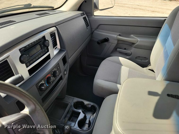 image for item DZ7027 2006 Dodge Ram 2500 Ext. Cab pickup truck