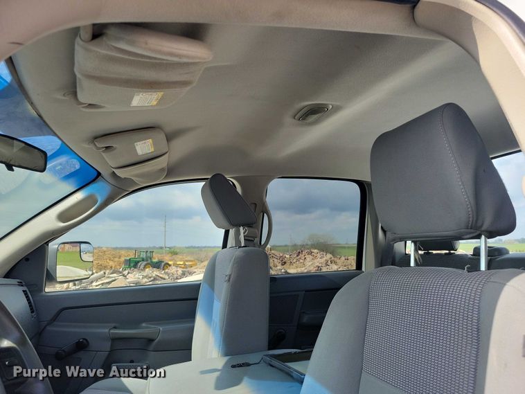 image for item DZ7027 2006 Dodge Ram 2500 Ext. Cab pickup truck