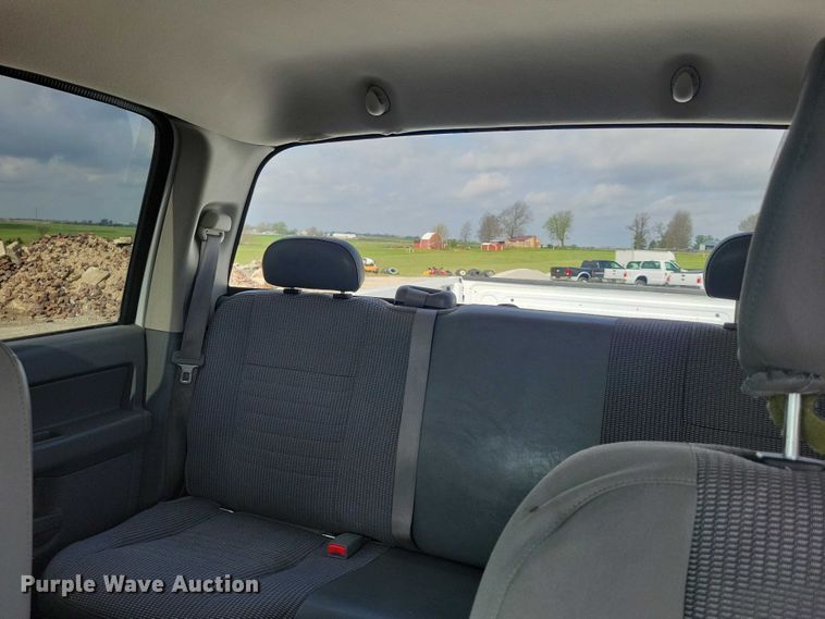 image for item DZ7027 2006 Dodge Ram 2500 Ext. Cab pickup truck