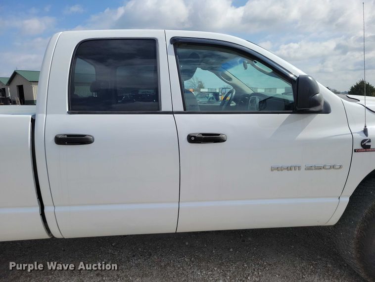 image for item DZ7027 2006 Dodge Ram 2500 Ext. Cab pickup truck