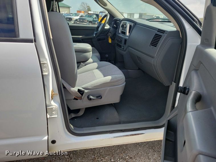 image for item DZ7027 2006 Dodge Ram 2500 Ext. Cab pickup truck