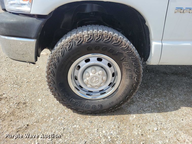 image for item DZ7027 2006 Dodge Ram 2500 Ext. Cab pickup truck