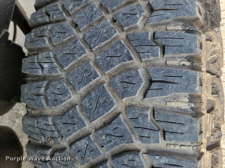 image for item DZ7027 2006 Dodge Ram 2500 Ext. Cab pickup truck