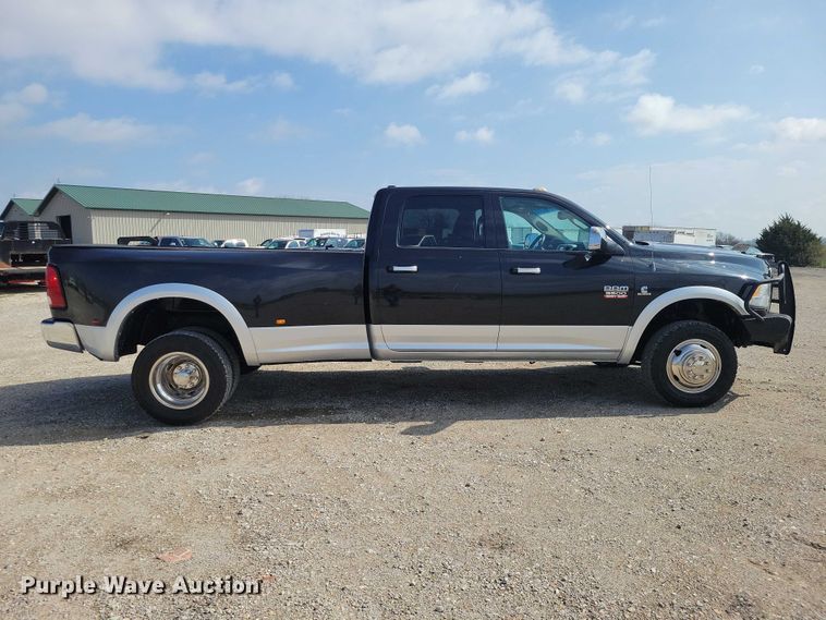 image for item DZ7028 2010 Dodge Ram 3500 Crew Cab pickup truck