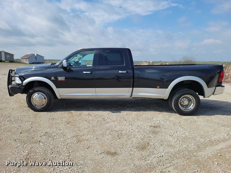 image for item DZ7028 2010 Dodge Ram 3500 Crew Cab pickup truck