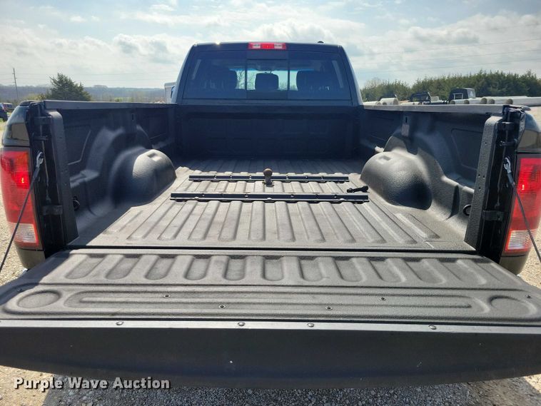 image for item DZ7028 2010 Dodge Ram 3500 Crew Cab pickup truck