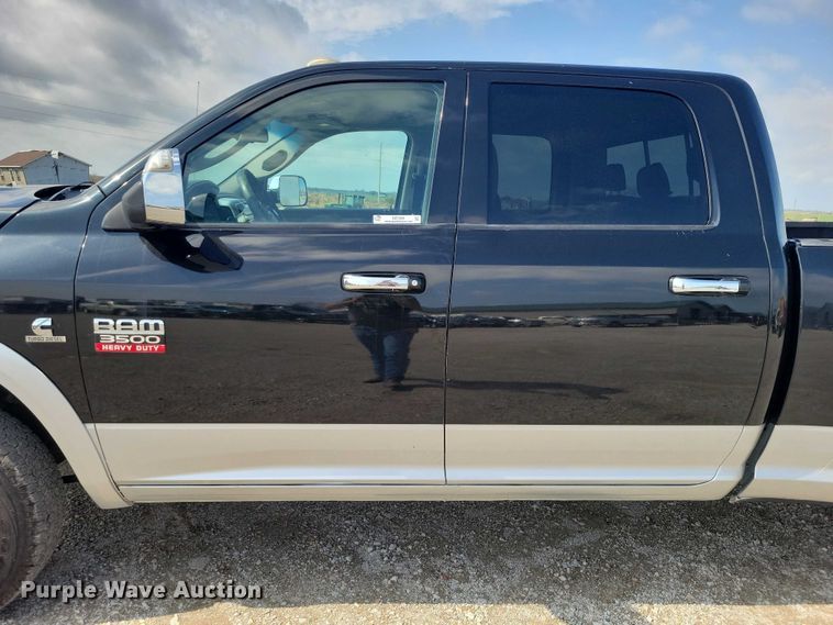 image for item DZ7028 2010 Dodge Ram 3500 Crew Cab pickup truck