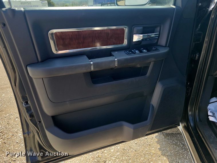 image for item DZ7028 2010 Dodge Ram 3500 Crew Cab pickup truck