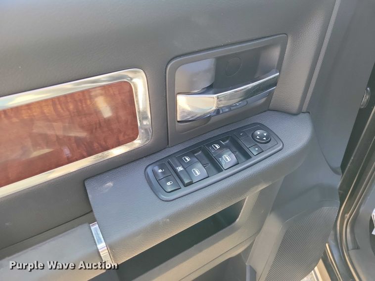 image for item DZ7028 2010 Dodge Ram 3500 Crew Cab pickup truck