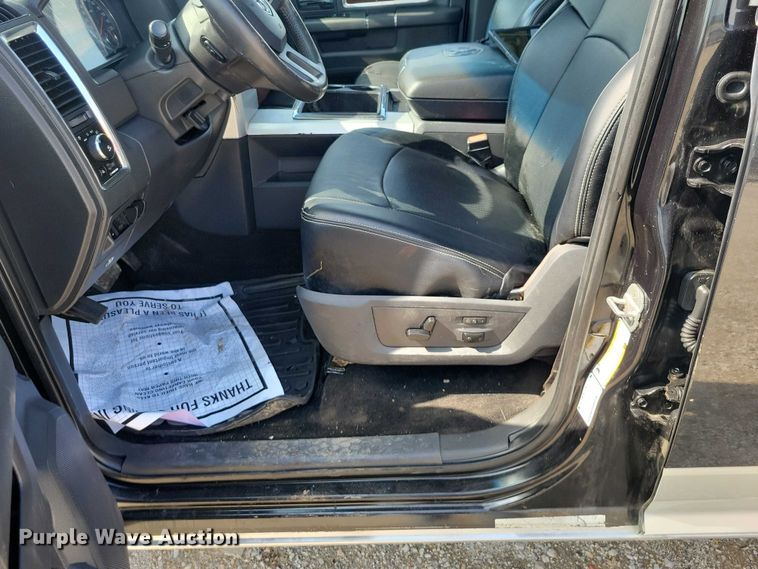 image for item DZ7028 2010 Dodge Ram 3500 Crew Cab pickup truck