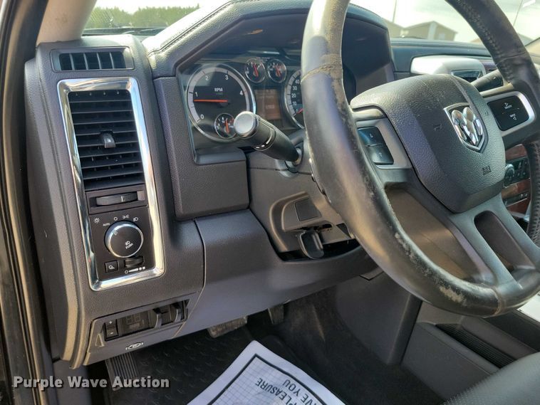 image for item DZ7028 2010 Dodge Ram 3500 Crew Cab pickup truck