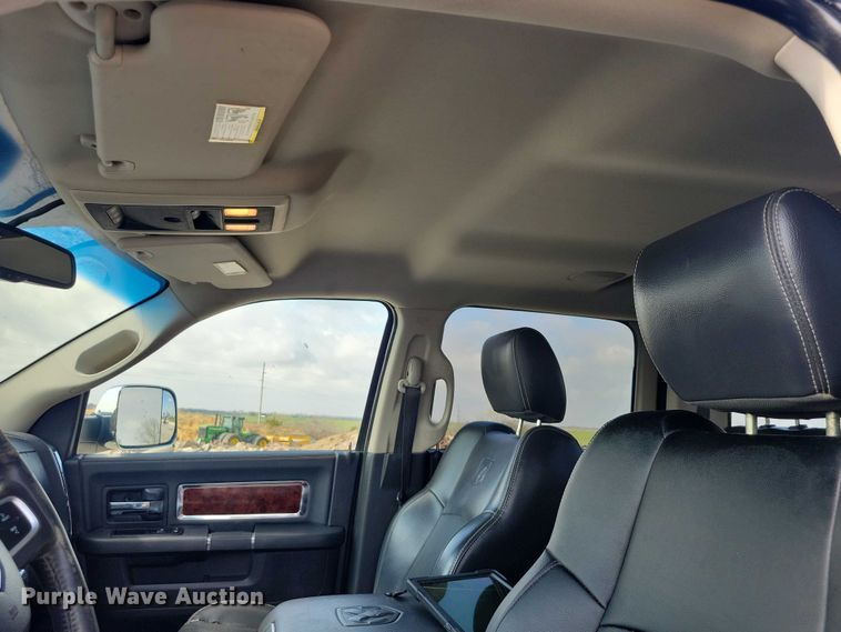 image for item DZ7028 2010 Dodge Ram 3500 Crew Cab pickup truck