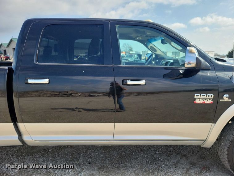 image for item DZ7028 2010 Dodge Ram 3500 Crew Cab pickup truck