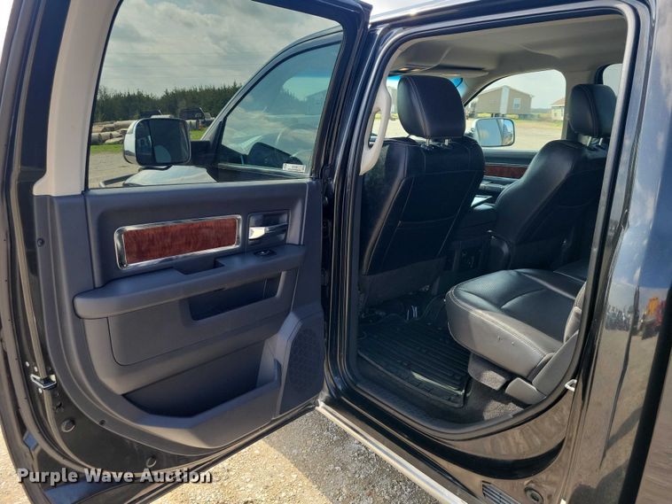 image for item DZ7028 2010 Dodge Ram 3500 Crew Cab pickup truck