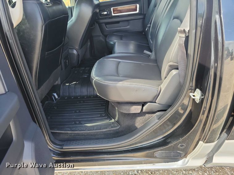 image for item DZ7028 2010 Dodge Ram 3500 Crew Cab pickup truck