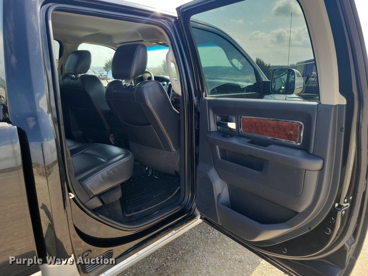 image for item DZ7028 2010 Dodge Ram 3500 Crew Cab pickup truck