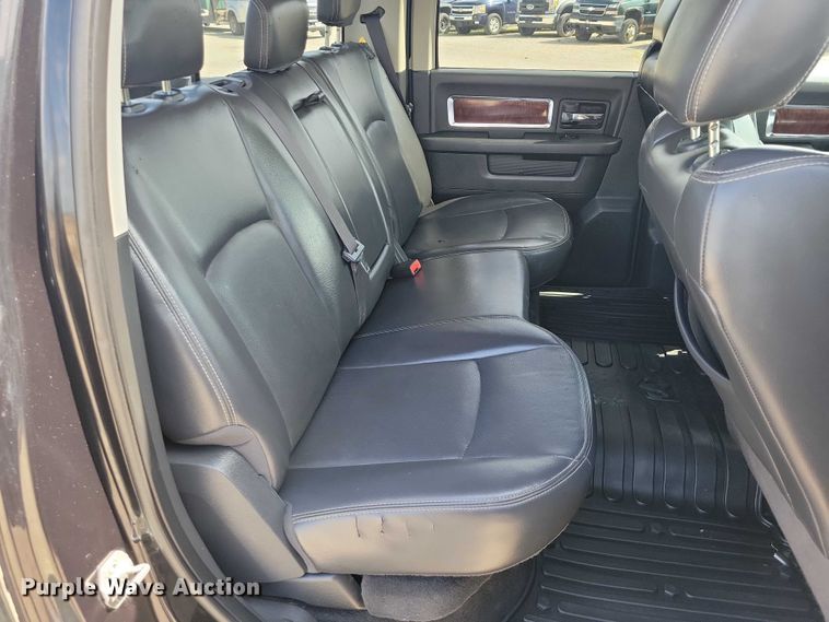 image for item DZ7028 2010 Dodge Ram 3500 Crew Cab pickup truck