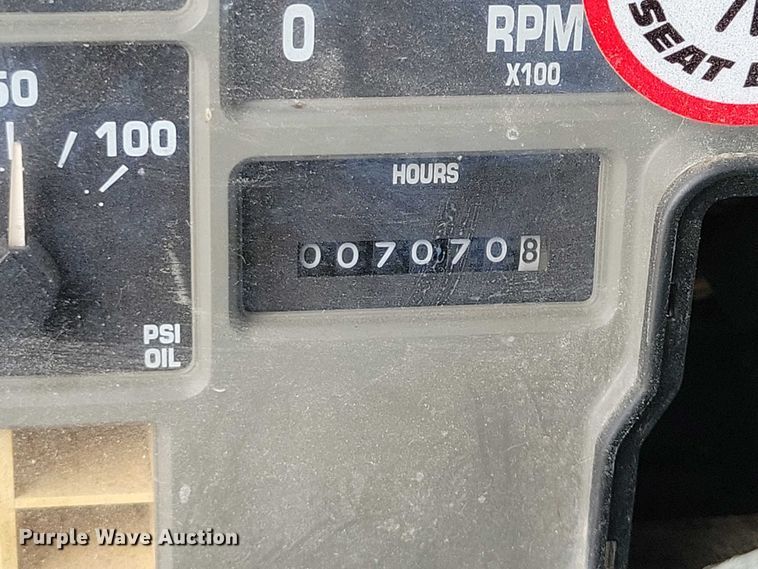 image for item DZ7033 2002 International 4900 refuse truck