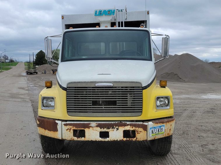 image for item DZ7034 1998 Freightliner FL70 refuse truck