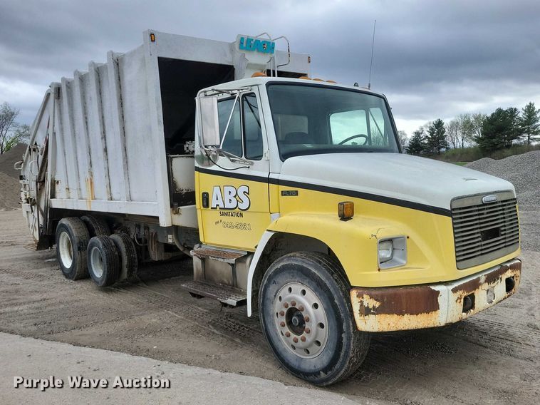 image for item DZ7034 1998 Freightliner FL70 refuse truck