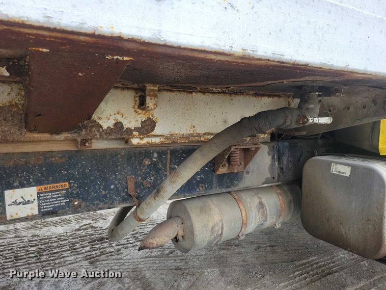 image for item DZ7034 1998 Freightliner FL70 refuse truck