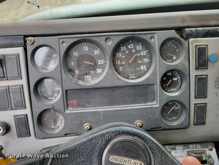 image for item DZ7034 1998 Freightliner FL70 refuse truck