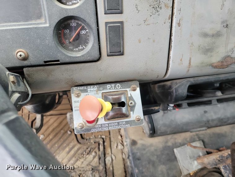 image for item DZ7034 1998 Freightliner FL70 refuse truck