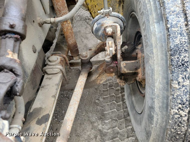 image for item DZ7034 1998 Freightliner FL70 refuse truck